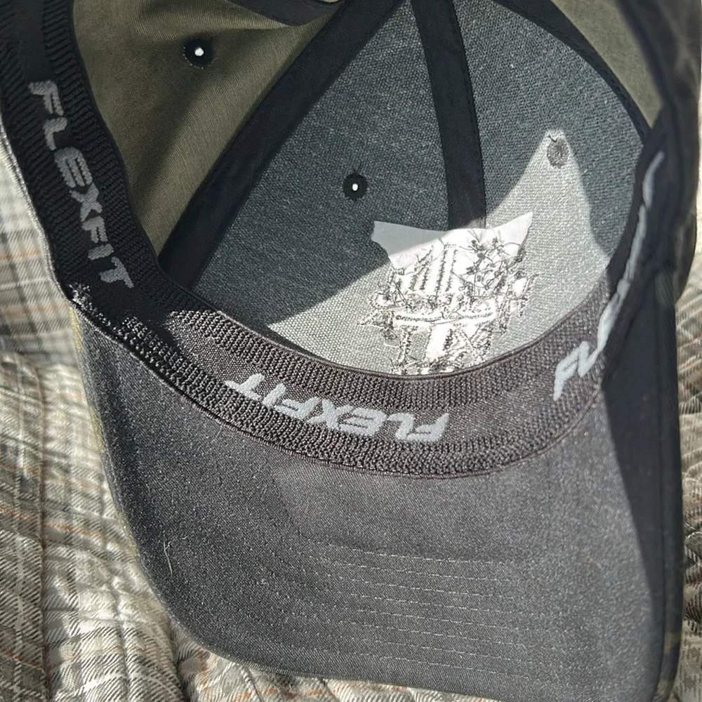 FlexFit Black Camo flex hat S/M - Picture 6 of 8